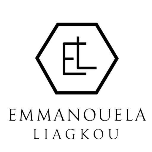 Emmanouela Liagkou : The visual artist who captures her art on clothes and accessories and they have become unstoppable